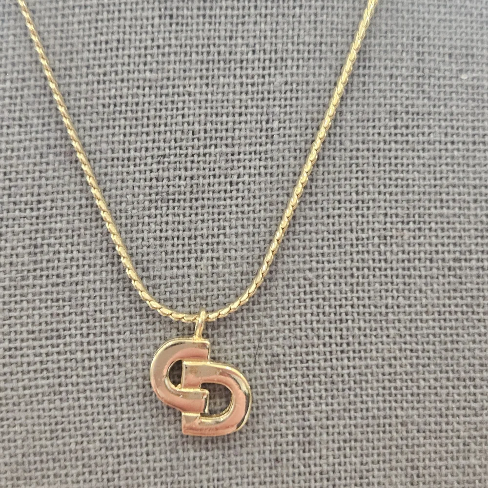 Dior Gold Interlocking Necklace - Picture 7 of 11